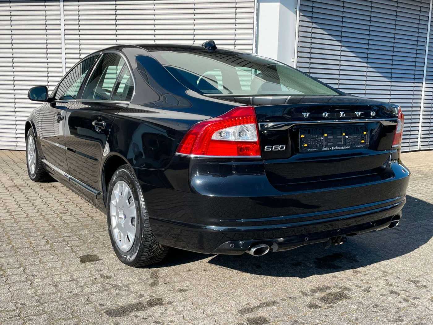 Volvo  D5 Momentum Aut. Xenon*Leder*Navi*AHK*SHZ